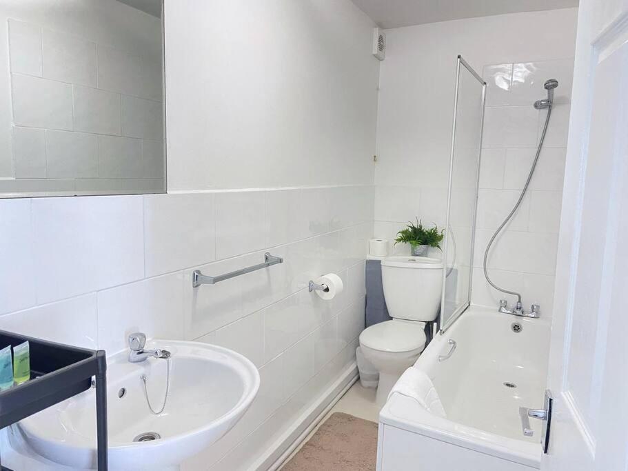 Апартаменты Stylish & Tranquil Flat With Excellent Connections Лондон Экстерьер фото