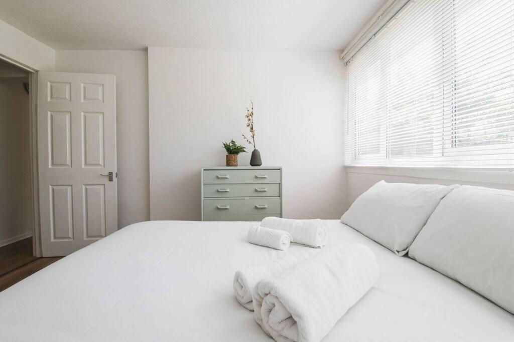 Апартаменты Stylish & Tranquil Flat With Excellent Connections Лондон Экстерьер фото