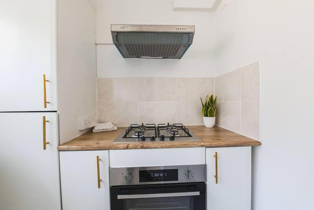 Апартаменты Stylish & Tranquil Flat With Excellent Connections Лондон Экстерьер фото