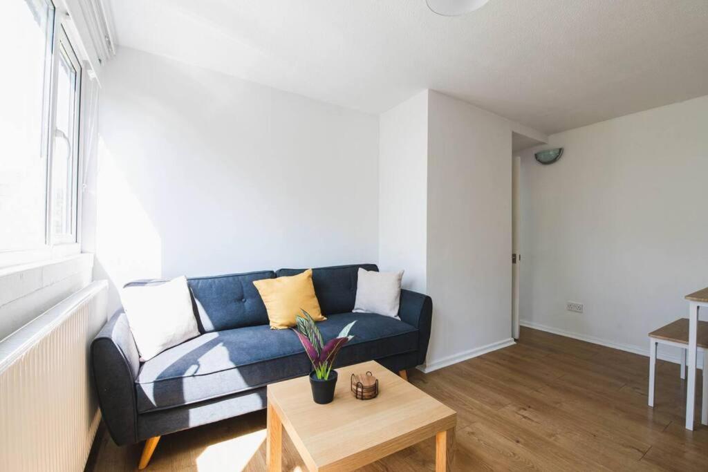 Апартаменты Stylish & Tranquil Flat With Excellent Connections Лондон Экстерьер фото